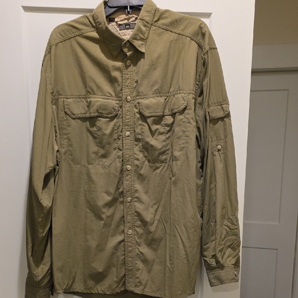 Men's Khaki Button-Up Shirt Jacket hiking
